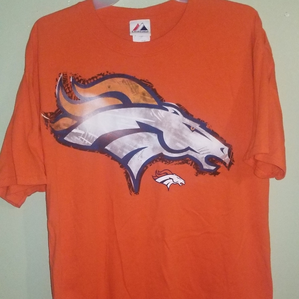 Denver Broncos Tshirt Large PRE-OWNED